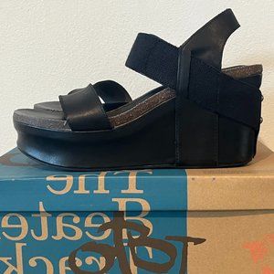 OTBT Bushnell Black Platform Wedge Sandal, Size 10 NEW NEVER WORN